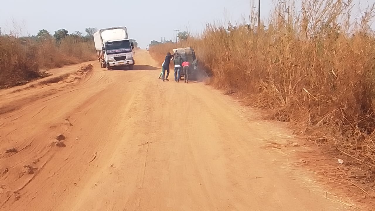 poor road of Nyanyano
